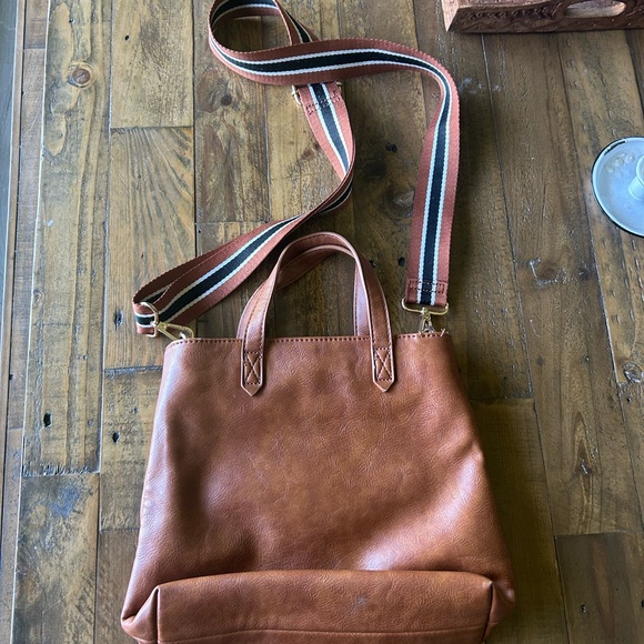 Moda Luxe Brown Leather Crossbody Bag with Striped Strap - Picture 2 of 5